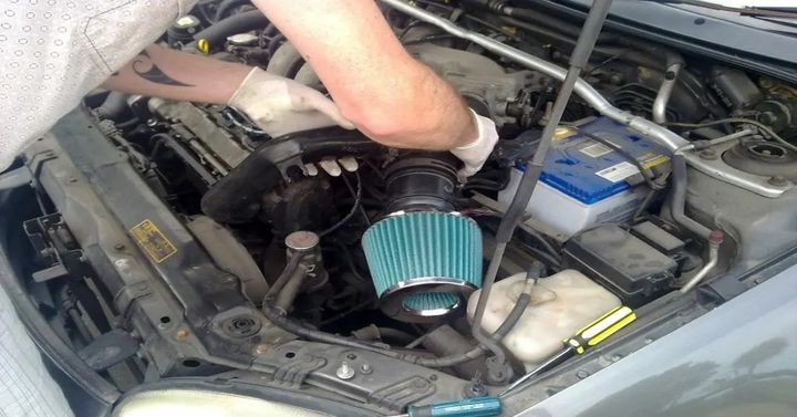 Why Is There Oil in My Air Filter? Causes, Symptoms, and Solutions
