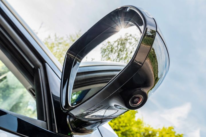 Cars with Blind Spot Cameras: Top Models for Enhanced Driving Safety 