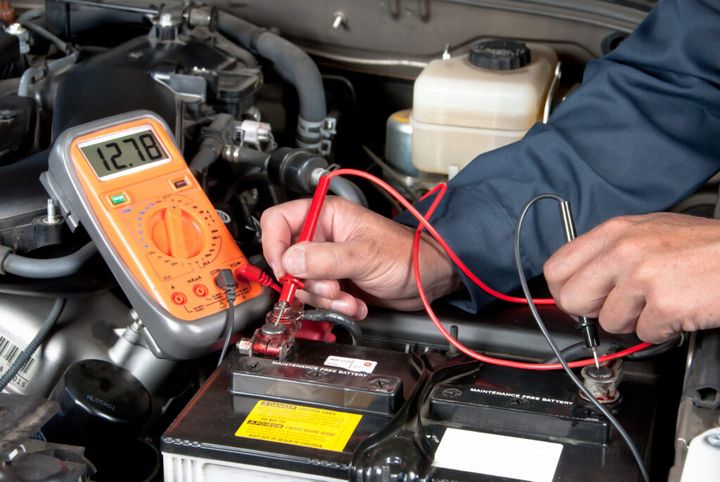 What Should the Battery Voltage Be on a Car?