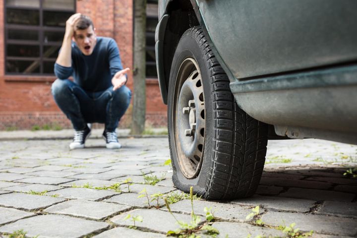 How Long Can You Leave a Car on a Flat Tire Before Damage Occurs?