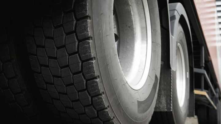 Trailer Tires vs Car Tires: Crucial Differences You Need to Know