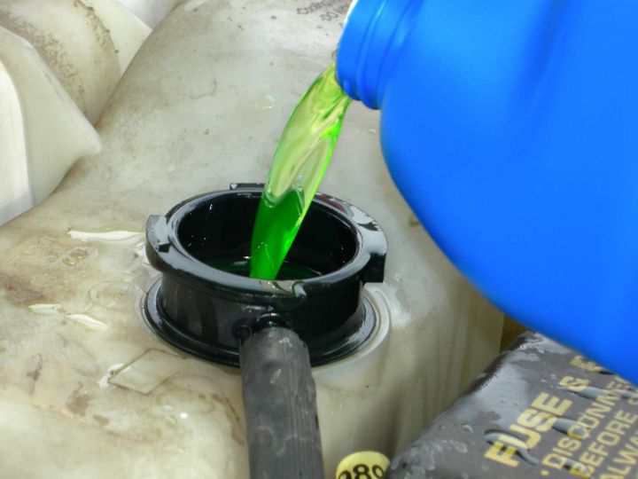 Understanding Coolant Shelf Life: When to Replace and Maintain Your Vehicle's Antifreeze