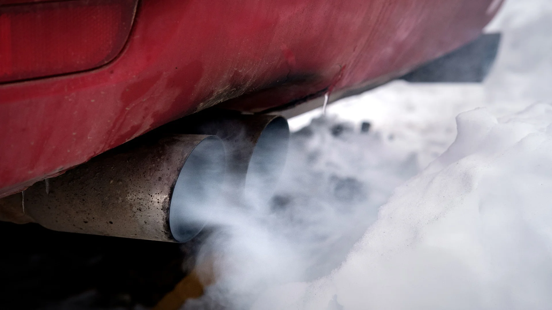 White Smoke from Exhaust on Startup Then Goes Away: Causes and Solutions